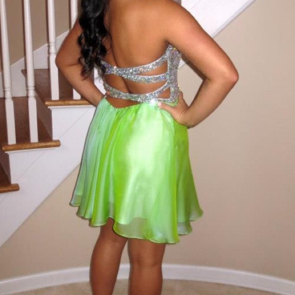 La Femme Prom Dress - Picture 4 of 5